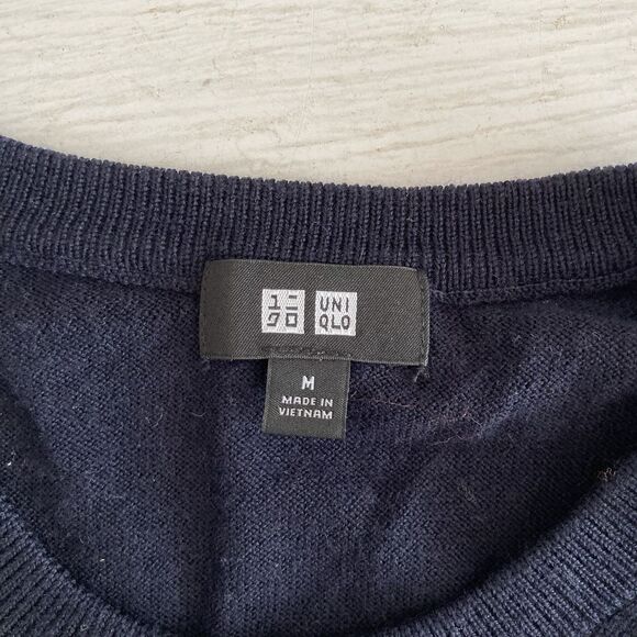 Uniqlo 100% Wool Crewneck Long Sleeve Sweater Mens Medium Navy Classic Preppy - Picture 8 of 8